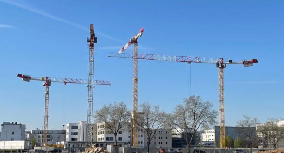 Fa. Schmeing - BV Köln - Panorama - Potain MDT219.jpg